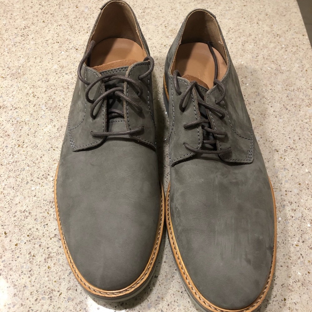 Clarks Atticus Lace - Grey Nubuck - Picture 1 of 6